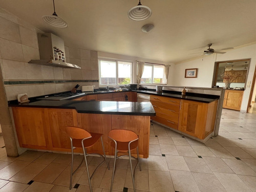 Imagen 8 de 30 de Casa De Un Piso Con Jardín En Venta En Pedregal De San Franc