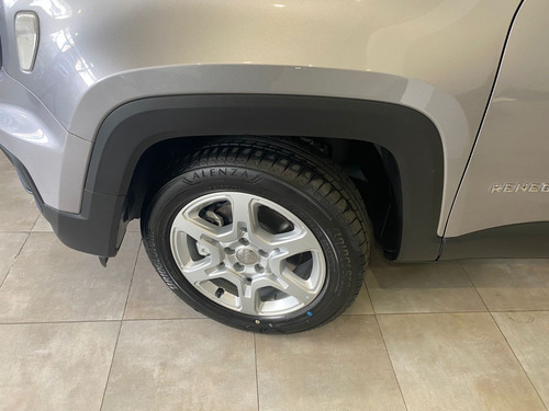 Imagen 12 de 21 de Renegade Sport 1.8 Manual