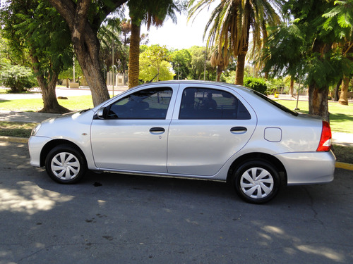 Toyota Etios 1.5 Sedan X