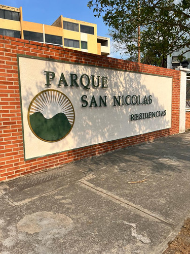 Apartamento En Venta Res Parque San Nicolas, San Diego Gm