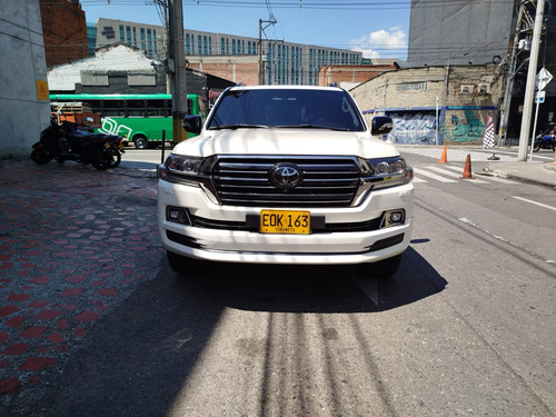 Toyota Land Cruiser 4.5 excalibur lc200 diesel