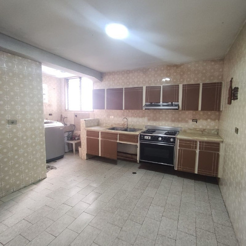 Imagen 6 de 17 de Avenida Bolivar, Apartamento En Venta