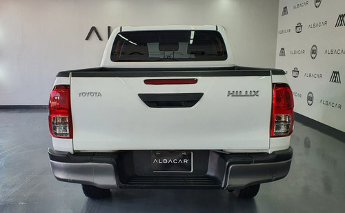 Imagen 3 de 15 de Toyota Hilux 2018 2.7 Cabina Doble Base Mt