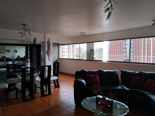Imagen 2 de 12 de Pentahouse Amplio Y Fresco En La Urbanización Los Caobos Maracay 22-14245