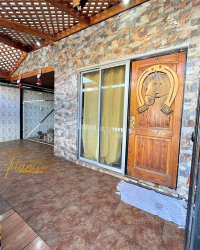 Imagen 1 de 10 de Se Vende Casa De 4d, 2b En La Granja.