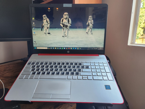 Hp Notebook 15.6'' Rojo, Impecable, 4gb 128 Ssd W11 (Usado)
