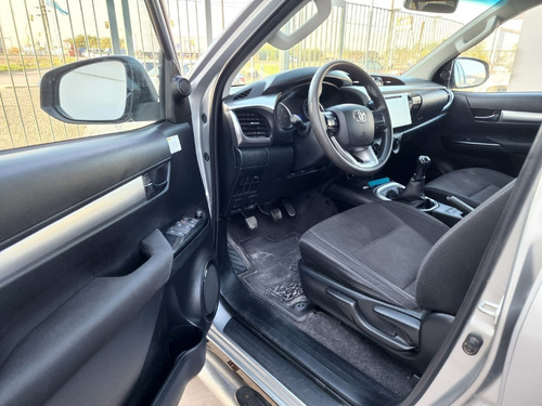 Imagen 9 de 10 de Toyota Hilux Sr 4x4