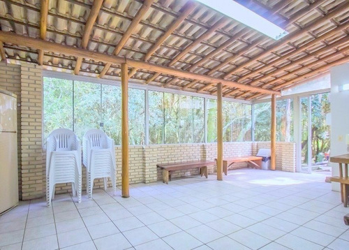 Casa Em Condomínio De 4 Dormitórios - 4150
