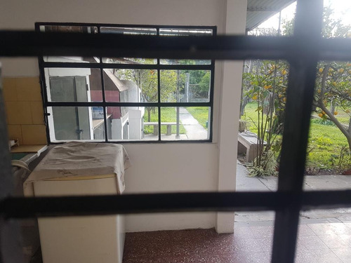Casa En Venta - 2 Dormitorios 2 Baños - 480mts2 - El Palomar, Morón