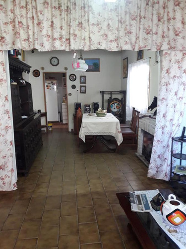 Casa En Venta - 3 Dormitorios 2 Baños - Cochera - 300mts2 - Ensenada