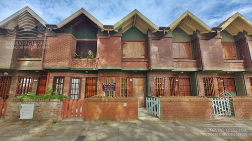 Dúplex En Venta De 2 Dormitorios C/ Cochera En Costa Azul.