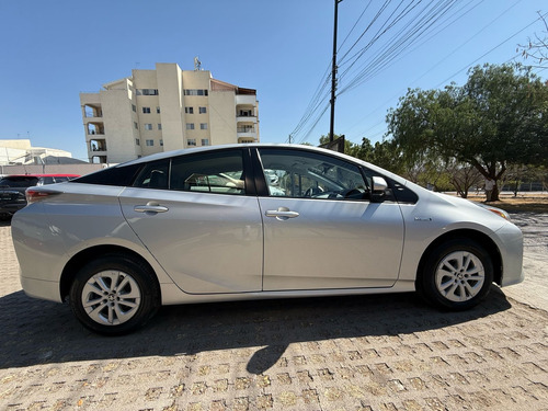 Toyota Prius 1.8 Premium Cvt