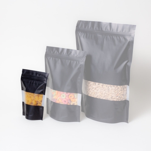Imagen 6 de 6 de 100 Bolsa Stand Up Pouch Cierre Negro Mate Ventana De 50 Grs