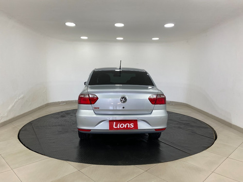 Imagem 6 de 19 de Volkswagen Voyage 1.6 Vht Total Flex 4p