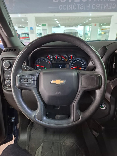 Chevrolet Silverado 4.3 V6 1500 WT Cabina Regular 4x4 At
