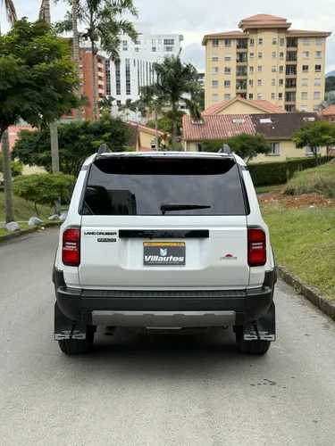 Land Cruiser Blindada First Edition 2025