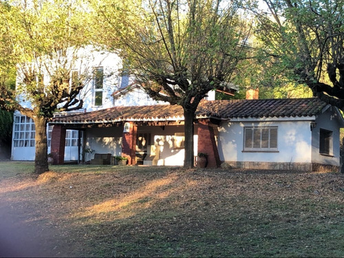Imagen 2 de 23 de Cabana, Unquillo, Casa Con Pileta, Cancha De Basquet, 1 Hectárea De Terreno