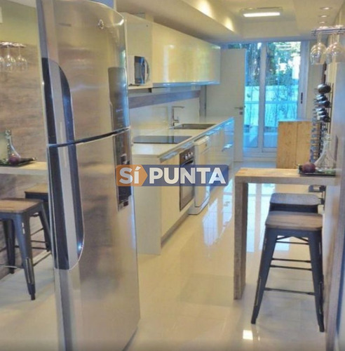 Imagen 6 de 12 de Apartamento En Alquiler - Mansa