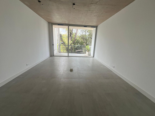 Venta Oficina C/cochera Y Balcón- P. Leloir