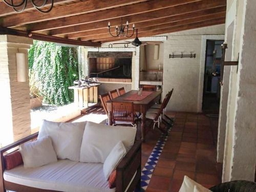 Casa En Venta De 4 Dormitorios En San Rafael