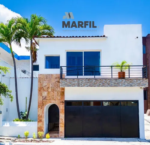 Casa Residencial Céntrica Con Alberca En Venta En Lomas Vista Hermosa Colima