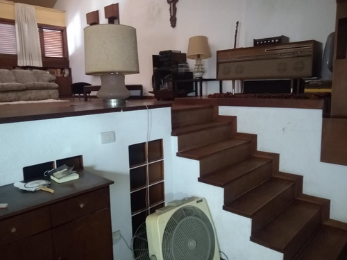Venta Casa 5 Ambientes Bernal