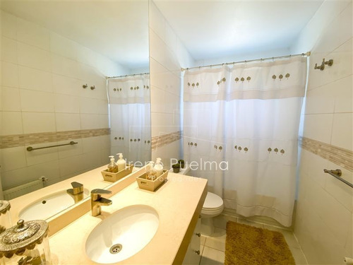 Casa En Venta De 5 Dorm. En Lo Barnechea