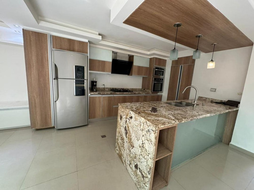 Venta De Hermoso Townhouse En San Diego Conjunto Residencial Belmonti Villas