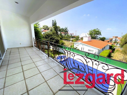Encuentra Confort Y Estilo: Casa Seminueva En Lomas De Cocoyoc