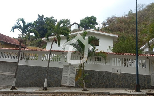 Se Vende Hermosa Casa En Santa Marta, El Cafetal