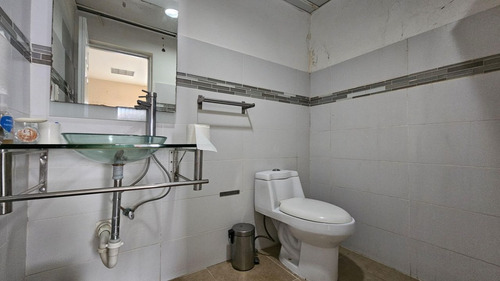 Edificio Comercial Con Nave Industrial Amueblado En Autop, Duarte Santo Domingo, Triple Altura, Con Varios Espacios
