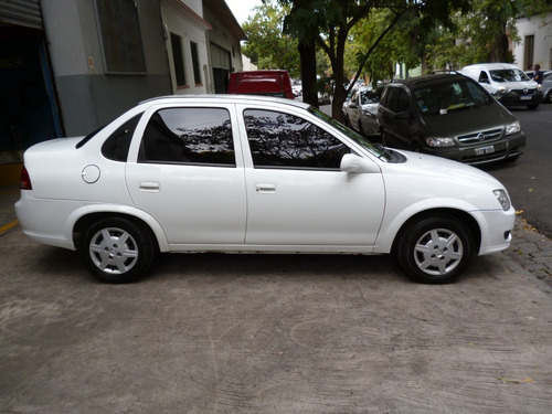 Chevrolet Classic 1.4 Ls 2017 4p Con Gnc, 71mil Km