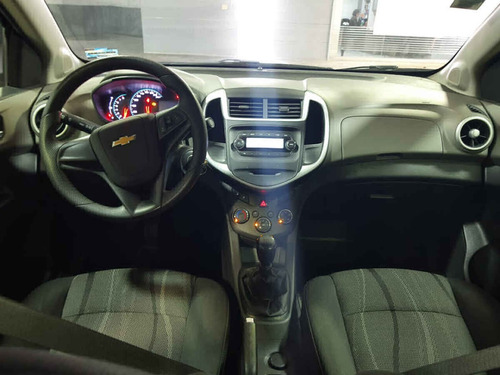 Imagen 9 de 10 de Chevrolet Sonic 2017 4p Lt L4/1.6 Man