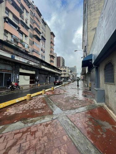 Vendo Local Comercial, A Una Cuadra  Av Urdaneta