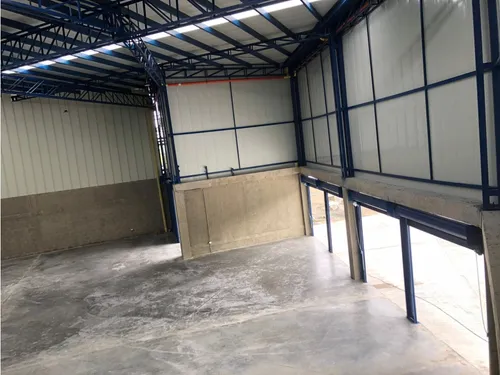 Bodegas 1 Y 4 En Venta Via Condina