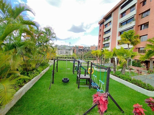 Apartamento En Venta. Urb. Colinas De Valle Arriba.