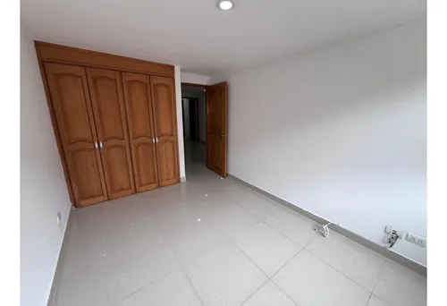 136m2 Apartamento En Laureles