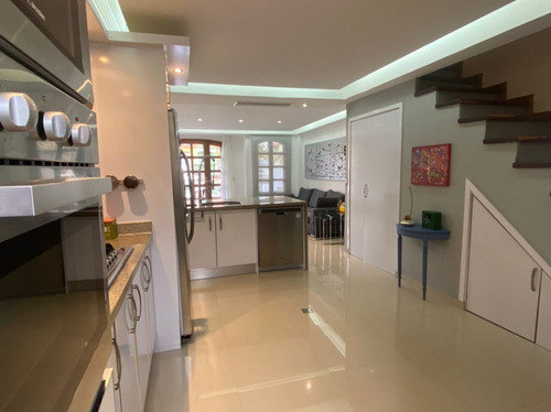 Imagen 4 de 30 de En Venta Moderna E Impecable Casa En Res. Pueblo Viejo.