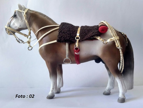 Miniatura De Cavalo Crioulo Encilhado