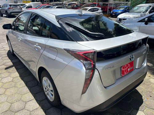 Toyota Prius 1.8 Base Cvt