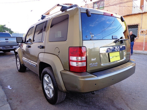 Imagen 6 de 18 de Jeep Cherokee Limited 2009 V6 4x4 Automático