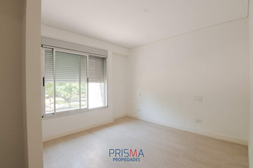 Imagen 16 de 24 de Dúplex Housing Chacritas. Dormitorios En Planta Baja Y Planta Alta