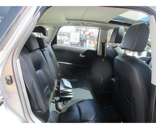 Nissan Qashqai 4X4 2000CC AT AA