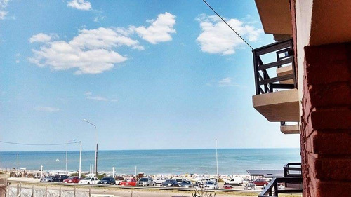 Dos Ambientes Con Balcón Y Vista Al Mar, Reciclado, Zona Punta Mogotes 