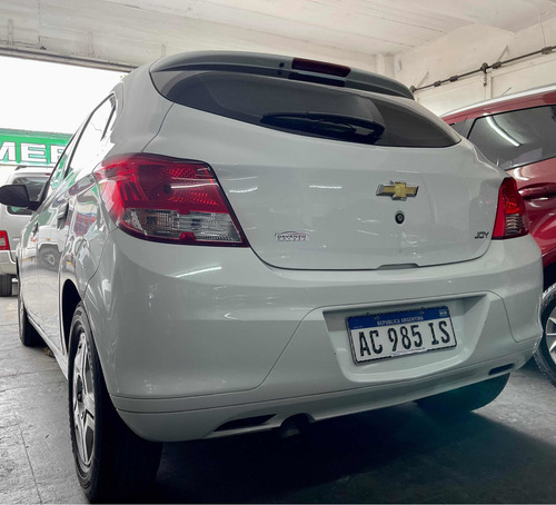 Imagen 7 de 8 de Chevrolet Onix 2018 1.4 Joy Ls + 98cv