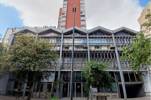 Cochera Con Excelente Ubicacion - Edificio Bolsa De Comercio De Cordoba - Centro
