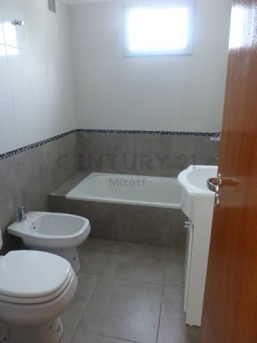 Imagen 3 de 5 de Departamento 1 Dormitorio En Venta En La Plata