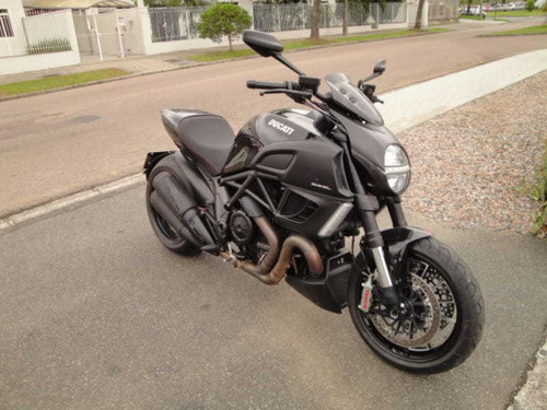 Imagem 1 de 13 de Ducati Diavel 1198 Black 2012