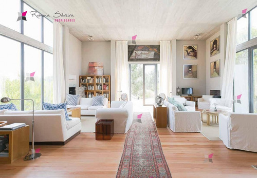 Hermosa Casa Con Enorme Parque - Ref: 8428