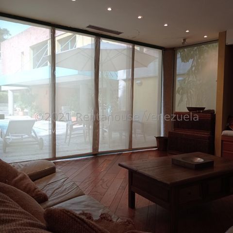 Imagen 6 de 14 de Casa Venta Tzas. Del Club Hípico Mls #22-7700 Hermosa Quinta Totalmente Remodelada, Con Hermosas Áreas Verdes, Sala De Juegos, Cuarto Para El Chofer O Vigilante.